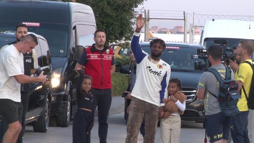 Saint-Maximin transferi sonrası patladı! Ailesi gitmesini istemedi, 60.2 milyon euroluk ödeme