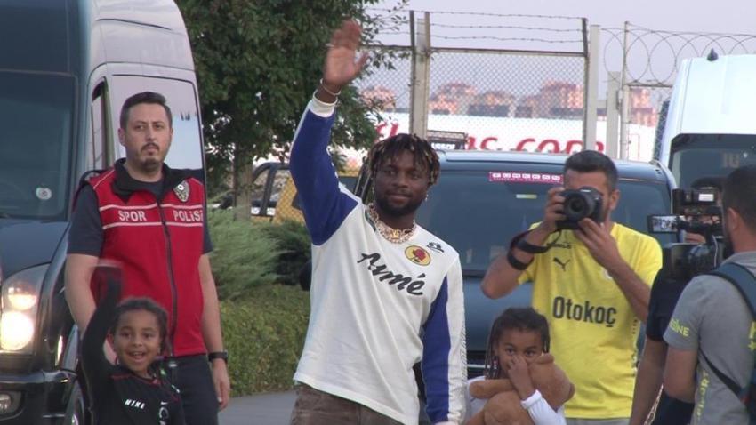 Saint-Maximin transferi sonrası patladı! Ailesi gitmesini istemedi, 60.2 milyon euroluk ödeme