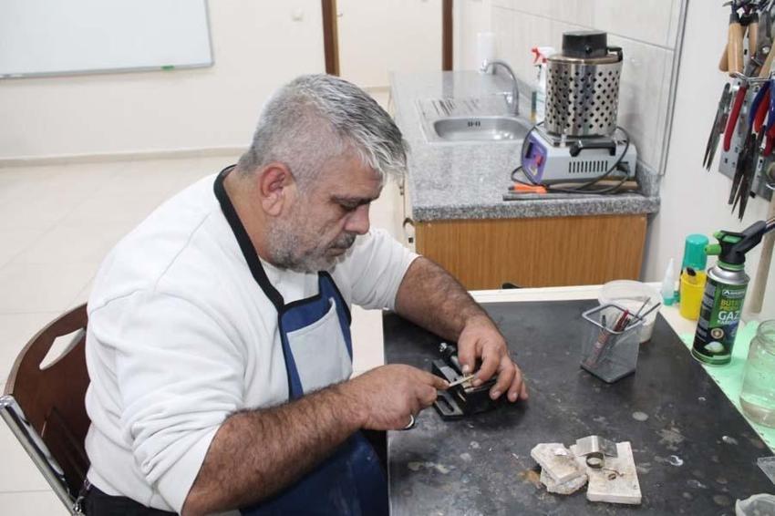 Bayburt'ta yıllarca yöre halkı tarafından çıra olarak yakıldı! Ekonomik değeri herkesi pişman etti
