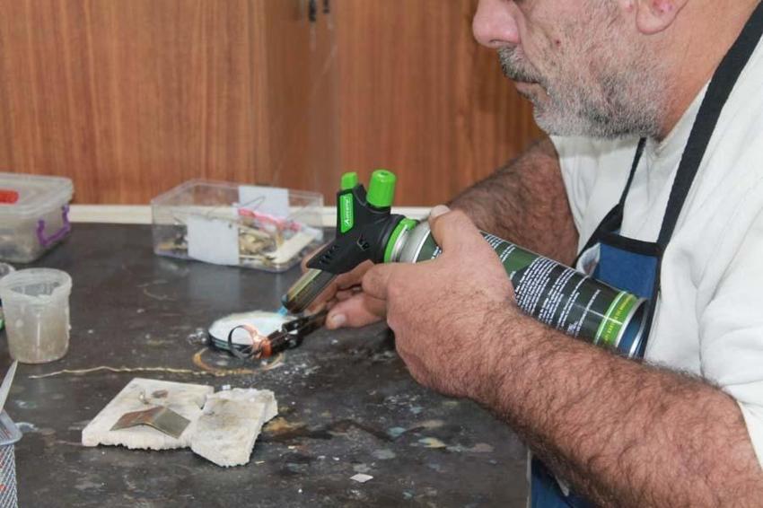 Bayburt'ta yıllarca yöre halkı tarafından çıra olarak yakıldı! Ekonomik değeri herkesi pişman etti
