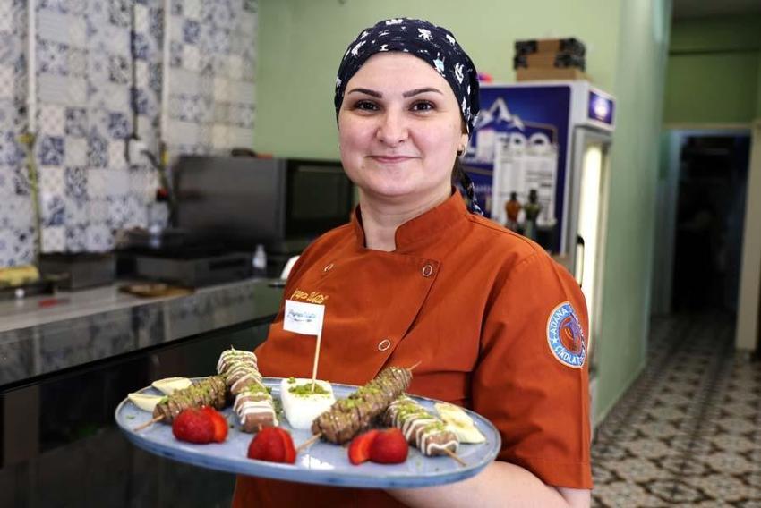 Adanalı girişimci 500 yıllık tatlıyı yeniden uyarladı! Vatandaşlar akın etti, oturacak yer kalmıyor