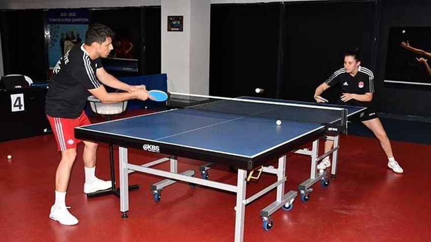 Adana'da yaz boyu devam edecek spor okulları açıldı: 10 tesiste, 14 farklı branşta binlerce çocuğa ücretsiz spor eğitimi