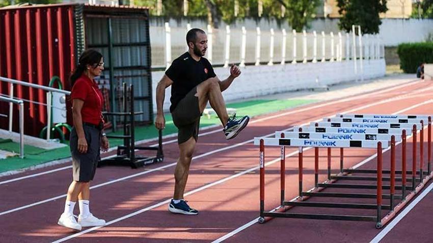 Olimpiyatlara Adana'da hazırlanıyor: Kayhan Özer, Paris 2024'te final koşmak istiyor