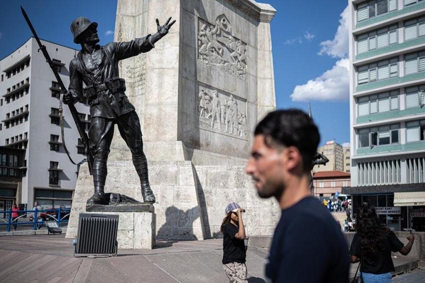 Rekor sıcaklıklar bunaltıyor sağanak yağışlar hayatı olumsuz etkiliyor!