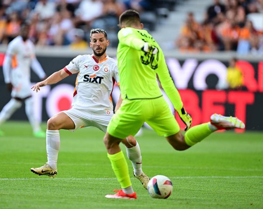 Galatasaray, Trencin'e gol oldu yağdı! Heyecan D-Smart'ta yaşandı