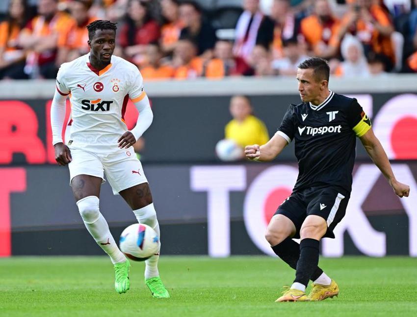 Galatasaray, Trencin'e gol oldu yağdı! Heyecan D-Smart'ta yaşandı
