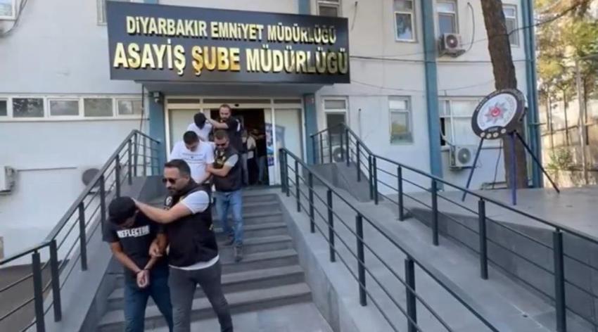 Kamu kurumlarının internet sitelerini kopyalayan çeteye operasyon: 7 ilde 27 kişi yakalandı