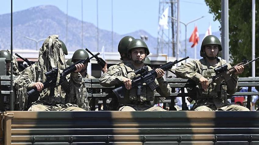 Kıbrıs Barış Harekatı'nın 50. yıl dönümünde tarihi görüntüler! 50 gemiyle geçit töreni, Türk Yıldızları, AKINCI TİHA...