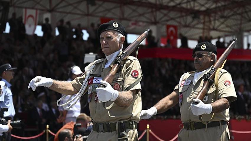 Kıbrıs Barış Harekatı'nın 50. yıl dönümünde tarihi görüntüler! 50 gemiyle geçit töreni, Türk Yıldızları, AKINCI TİHA...