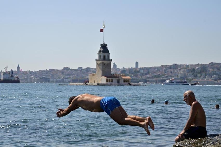 Meteorooji son hava durumu raprounu açıkladı! Batıda çöl sıcakları doğuda gök gürültülü sağanak yağışlar