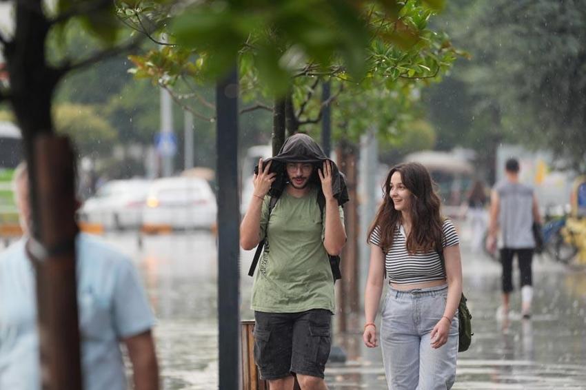 Meteorooji son hava durumu raprounu açıkladı! Batıda çöl sıcakları doğuda gök gürültülü sağanak yağışlar