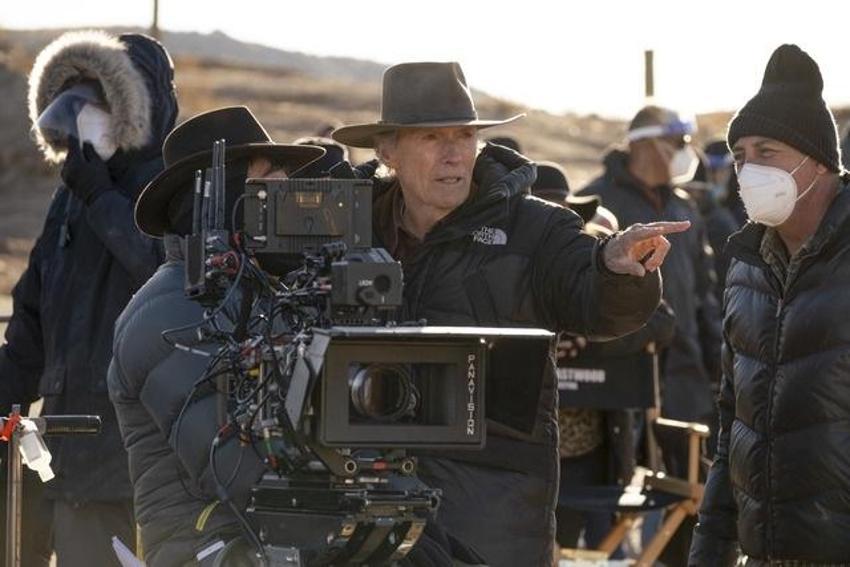 Yönetmen Clint Eastwood'un hayat arkadaşı yaşamını yitirdi