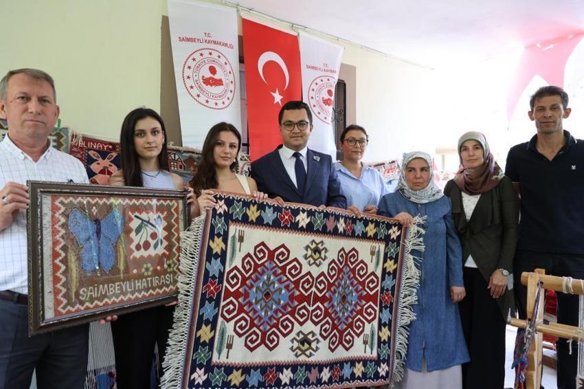 Moldovalı gelin Adana'nın meşhur kilimlerini dünyaya tanıtmaya hazırlanıyor