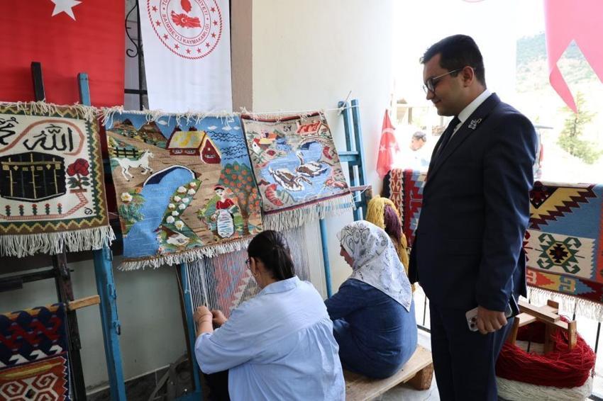 Moldovalı gelin Adana'nın meşhur kilimlerini dünyaya tanıtmaya hazırlanıyor