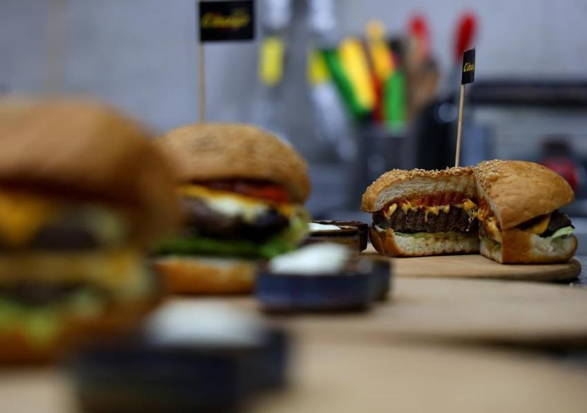 Fast food lezzeti hamburger Adanalı kebapçıların menülerine de girdi! Talep yağıyor adeta yok satıyor