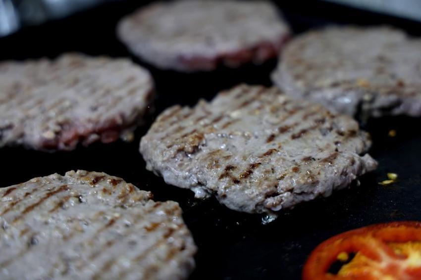 Fast food lezzeti hamburger Adanalı kebapçıların menülerine de girdi! Talep yağıyor adeta yok satıyor