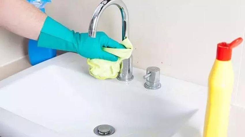 Ev temizliğinde tıraş köpüğü kullanırsanız ne olur? Döktüğünüz yeri ışıl ışıl yapıyor