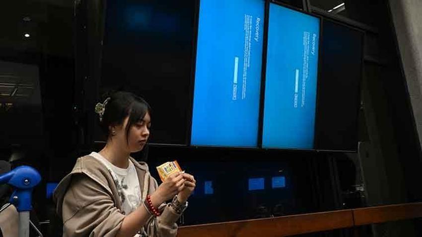 Dünya gneelindeki yazılım sorunu uçuş iptallerini 4 kat arttırdı