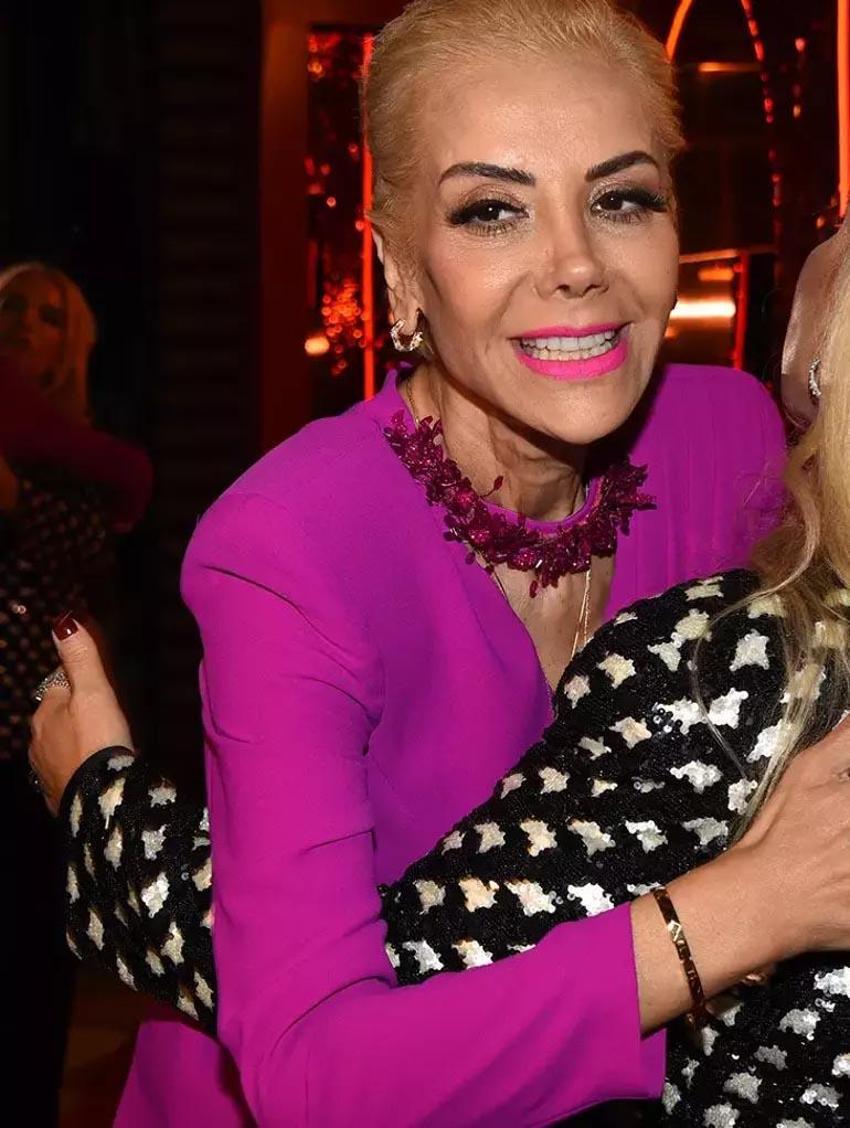 Pankreas kanseriyle mücadele eden Tanyeli'den iki isme özel teşekkür: 'Bu özel günlerde elimi bırakmadılar'