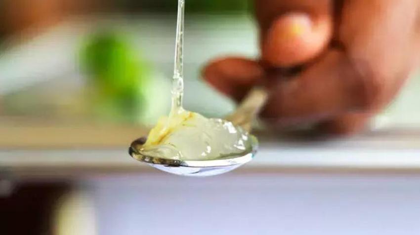 Ağustos ayında saçlarınız 5 cm uzasın! Bu maske kökten uca yedirince etkisini gösteriyor