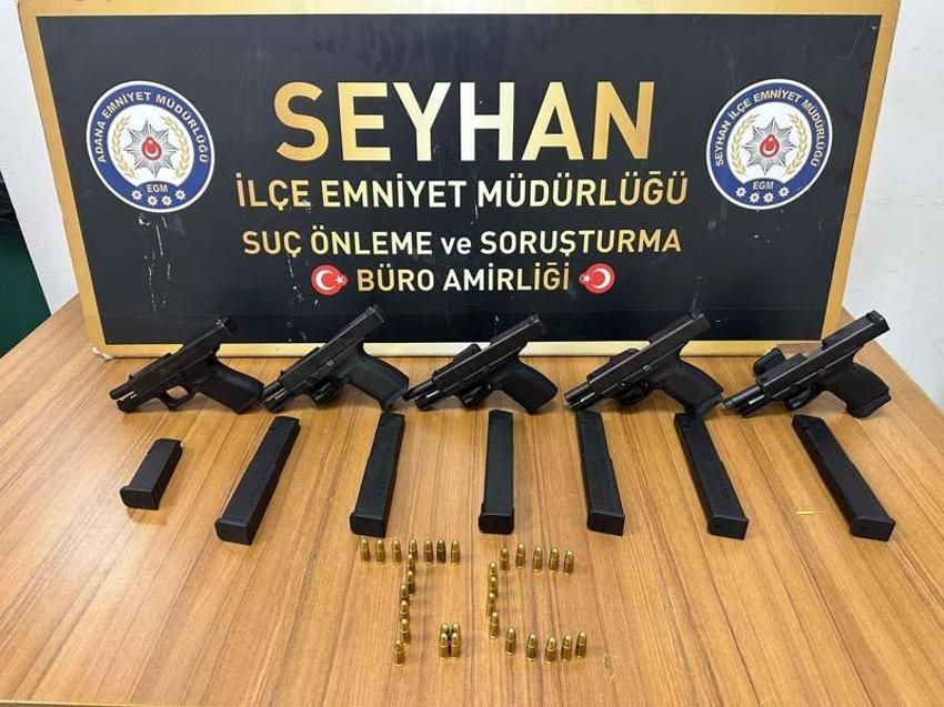 Adana'da karpuzcu tezgahından cephanelik çıktı! Görenler hayret etti