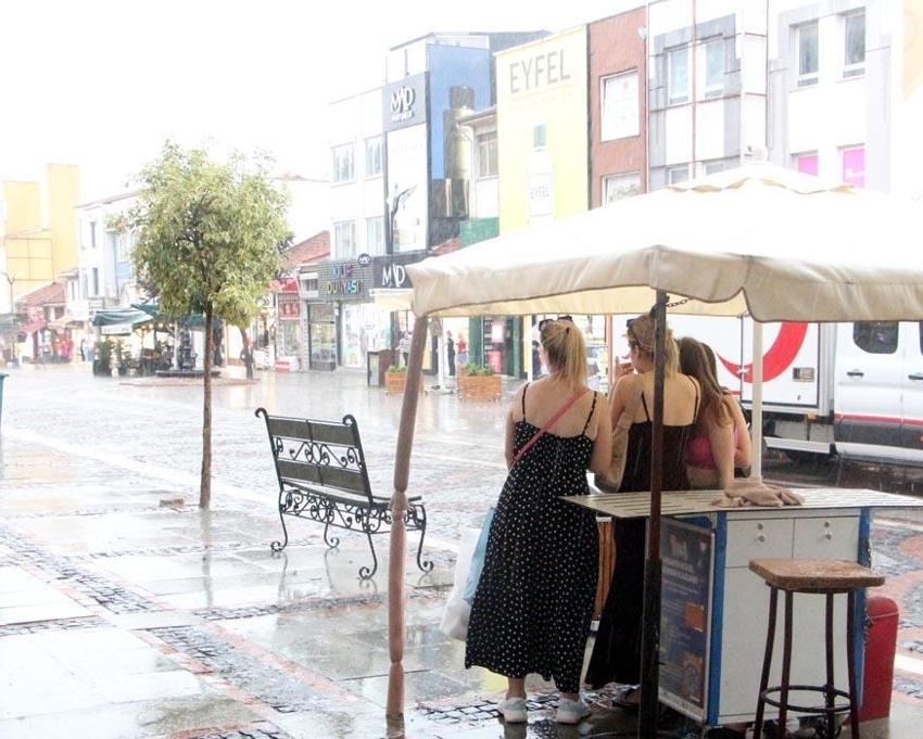 18 şehirde sağanak yağışlar etkili olacak! Meteoroloji sel ve su taşkınlarına karşı uyardı