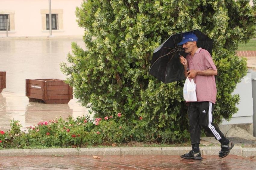 18 şehirde sağanak yağışlar etkili olacak! Meteoroloji sel ve su taşkınlarına karşı uyardı