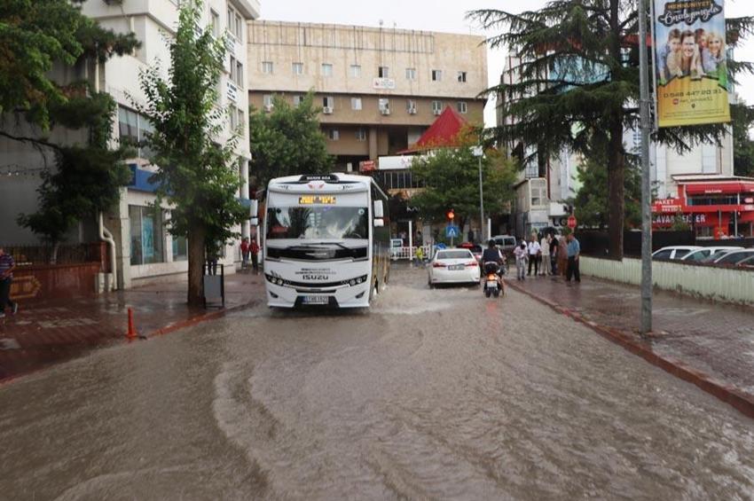 18 şehirde sağanak yağışlar etkili olacak! Meteoroloji sel ve su taşkınlarına karşı uyardı