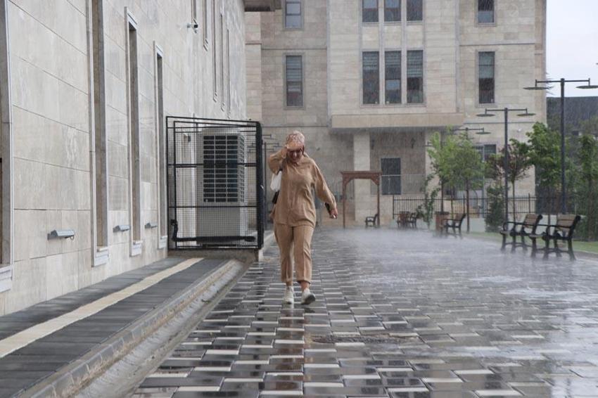 18 şehirde sağanak yağışlar etkili olacak! Meteoroloji sel ve su taşkınlarına karşı uyardı