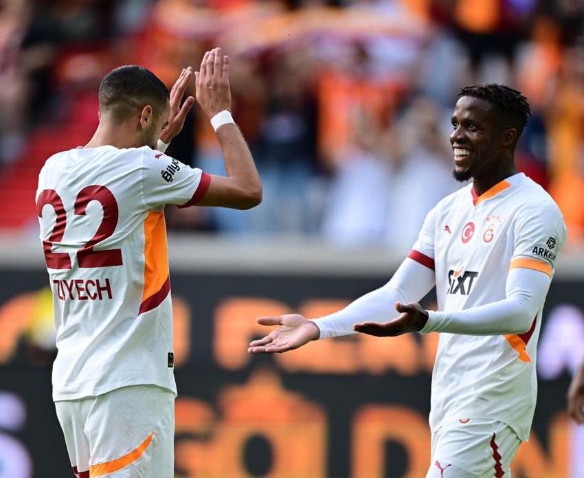 Galatasaray, Lecce'yi mağlup etti! Heyecan D-Smart'ta yaşandı