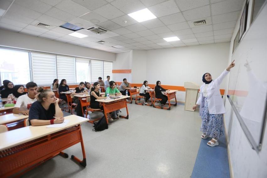 Üniversite tercihleri başladı: GASMEK YKS uzman öğretmenleri ile tüm öğrencilerin yanında