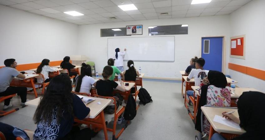 Yeni okul dönemine hazırlıklar başladı! Okul çantası ne kadara dolacak?