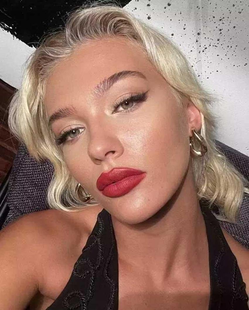 Melisa Döngel tatilin keyfini kardeşiyle çıkardı! "Ben bildiğiniz gibi sap, kimsesiz"