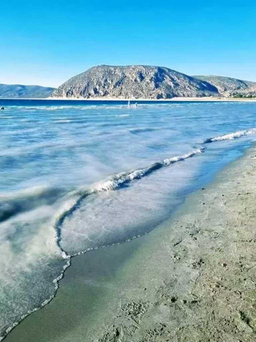 Salda gölü karardı! Bilim insanları nedenlerini açıkladı