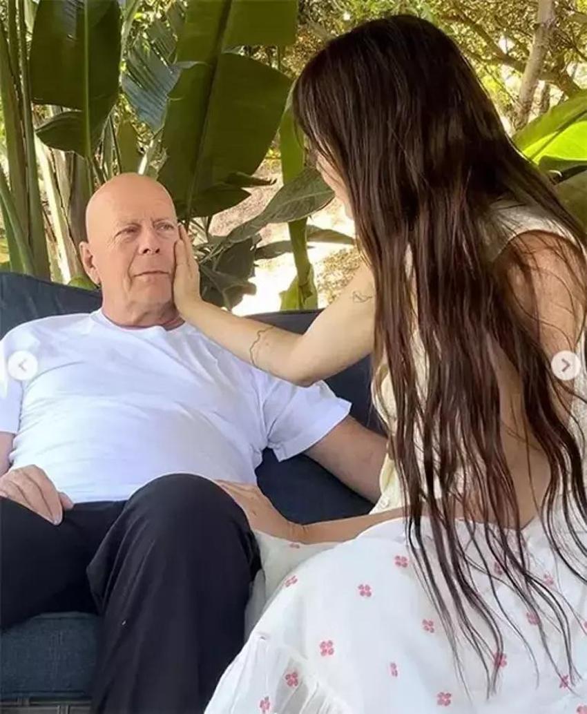 'Asla bırakmam' diye yemin etmişti! Yıllar geçti, sözünden dönmedi: Kelimelerle değil bakışlarla konuşuyorlar