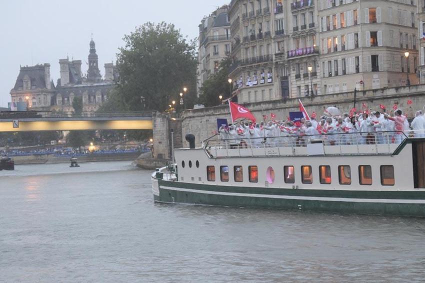 Paris 2024 Olimpiyat Oyunları'nda görkemli açılış! Oyunlar tarihinde bir ilk gerçekleşti