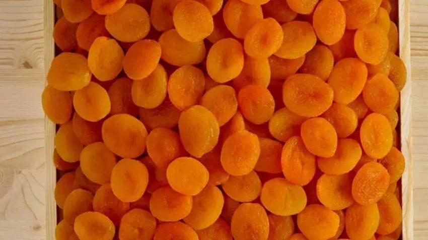 Her yaz komşudan istenir, yarım bardak tüketen ömrüne 10 yıl ekler! İbn-i Sina'nın listesinde 1 numarada yer alıyor: Kurutulunca vitamini, minerali artıyor