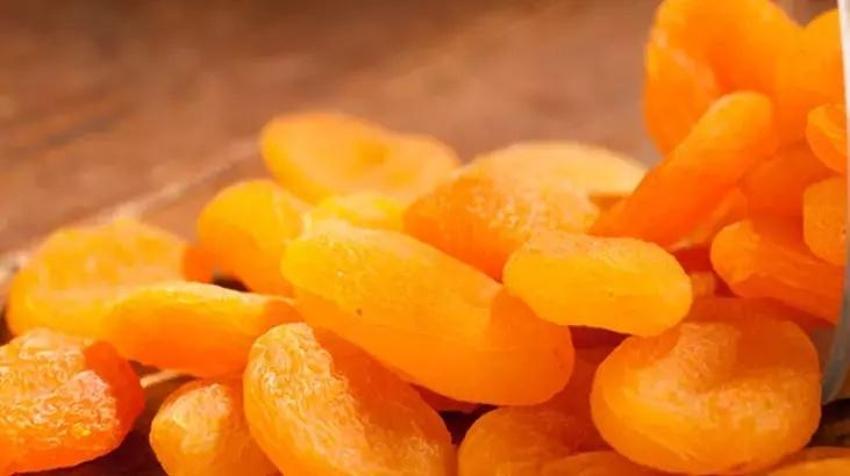 Her yaz komşudan istenir, yarım bardak tüketen ömrüne 10 yıl ekler! İbn-i Sina'nın listesinde 1 numarada yer alıyor: Kurutulunca vitamini, minerali artıyor