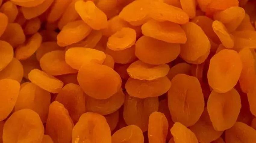 Her yaz komşudan istenir, yarım bardak tüketen ömrüne 10 yıl ekler! İbn-i Sina'nın listesinde 1 numarada yer alıyor: Kurutulunca vitamini, minerali artıyor