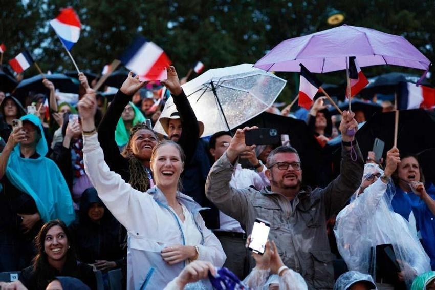 Paris 2024 açılışının ardından dünya ikiye bölündü: Rezalet mi, muhteşem mi?