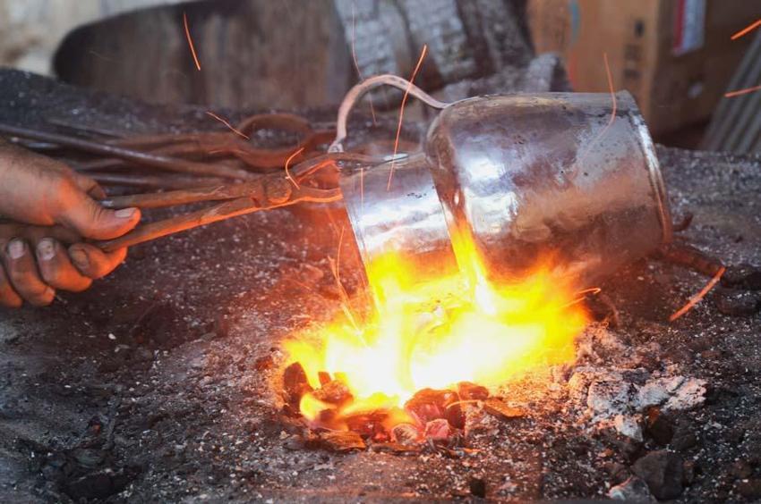  Adana'da 50 yıldır 4 kuşak aynı mesleği sürdürüyor! "Kaplara ver parayı, doktora verme" 