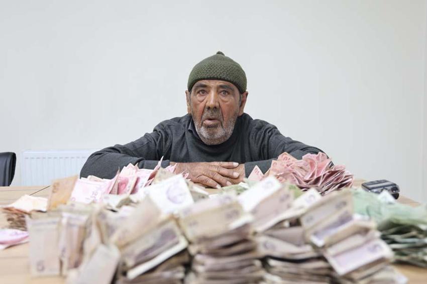 Elazığ'da dilencinin bir günlük kazancı şok etti! Yıla vurulduğunda servet yapıyor