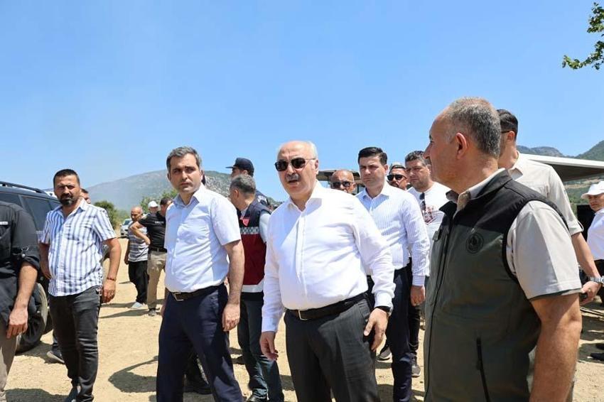 Adana'yı yangın vurdu! Evler, arsalar küle döndü! "45 hektarlık alan zarar gördü"