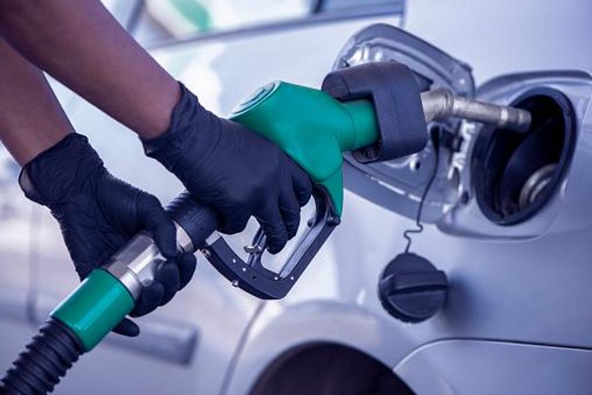 Petrolde sert kayıp gözler akaryakıtta! İndirim gelir mi?