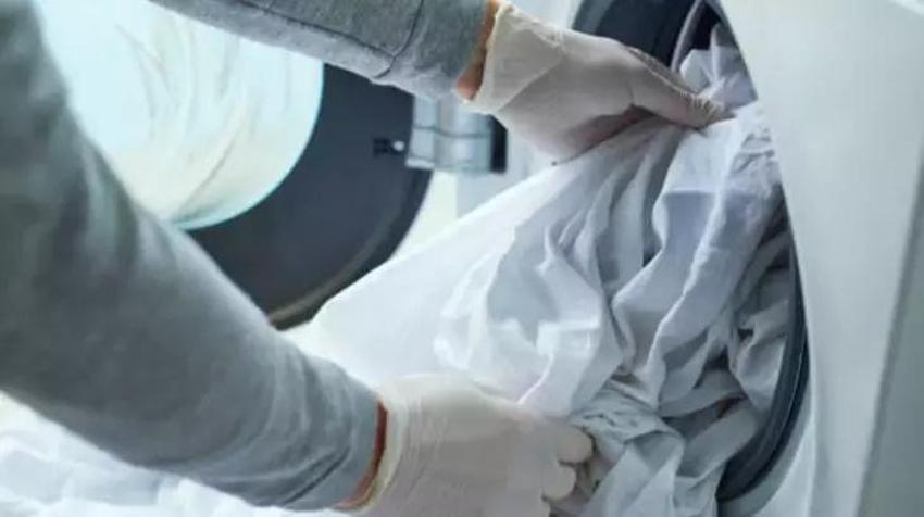 Makinenin ömründen 5 yıl yiyen hata; Birlikte yıkandıklarında kirleri arınmıyor
