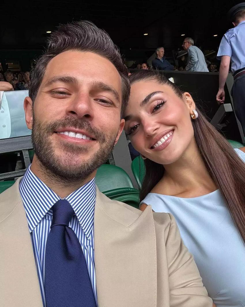 Hande Erçel soluğu Mikonos’ta aldı! Mavi elbisesiyle büyüledi