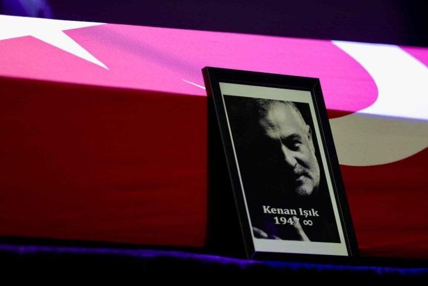 Kenan Işık’a son veda! ‘Bıraktığı miras, sanat dünyamız için bir hazine niteliğinde’