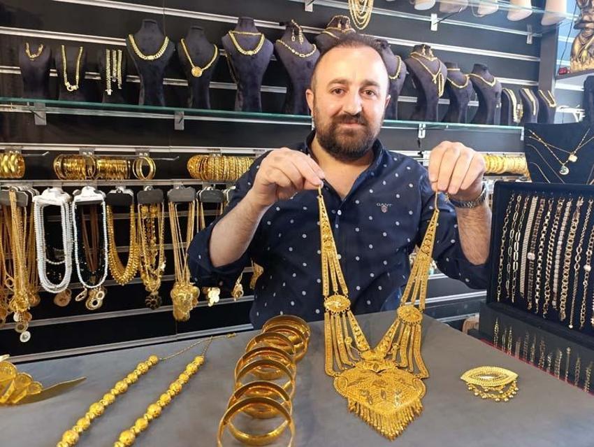 Düğün sahiplerini kara kara düşündürüyor! Vanlı esnaf üretti vatandaşlar akın ediyor
