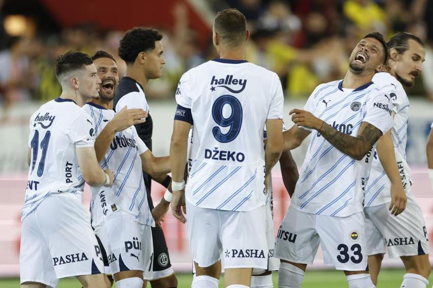 Fenerbahçe'de 2 ayrılık birden! Yaptığı hareket sonu oldu, Mourinho artık görmek istemiyor