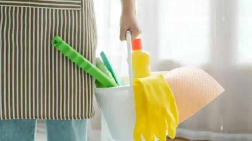 Evdeki sararan plastikleri ayna gibi yapıyor; Şişe şişe hazırlayın, bu tüyo işinize yarayacak